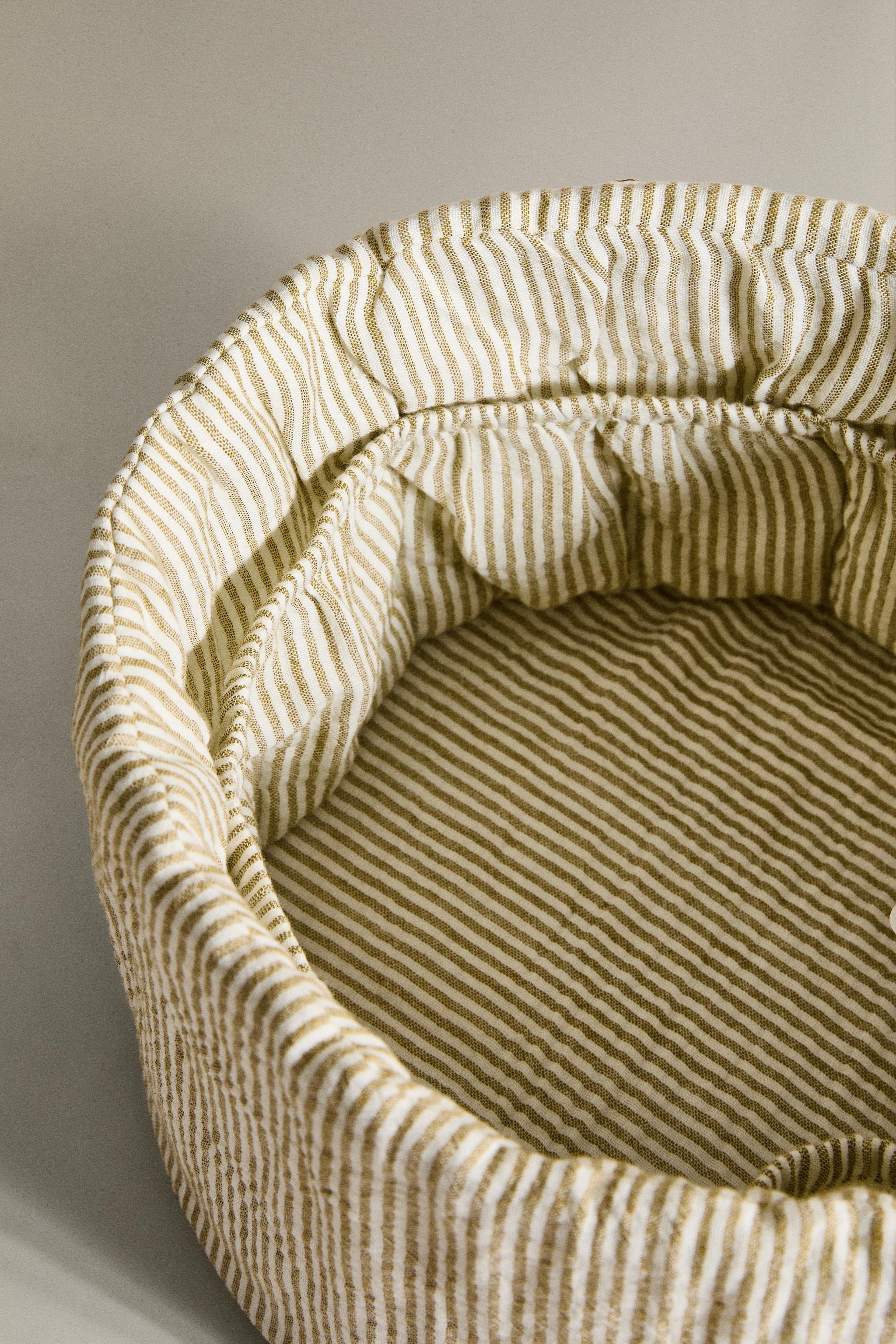 ROUND STRIPED MUSLIN BABY ORGANIZER